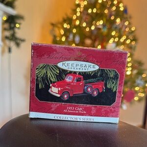 1997 Hallmark All-American Trucks series Keepsake Ornament 1953 GMC Truck